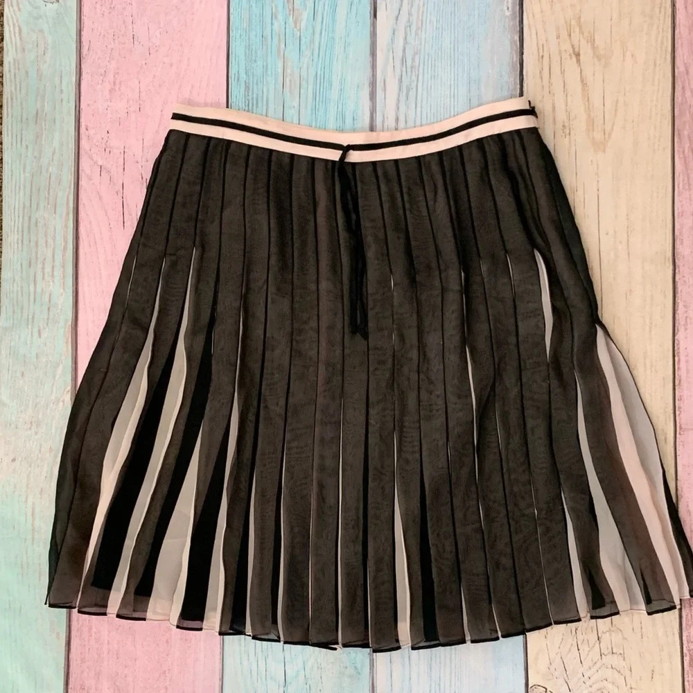 Vintage INC silk pleated skirt - Picture 2 of 9
